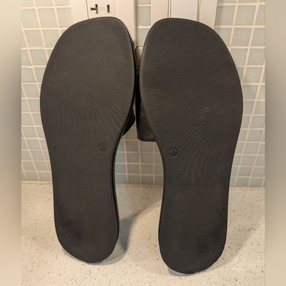 L'Intervalle Flat Leather Sandals - Picture 9 of 9